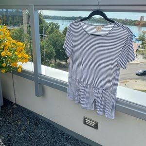 White short sleeve top with black stripes